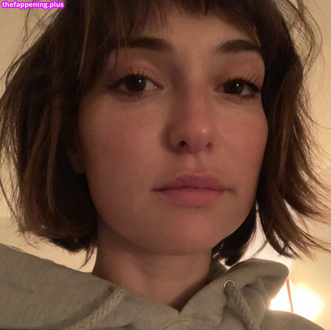 Milana Vayntrub