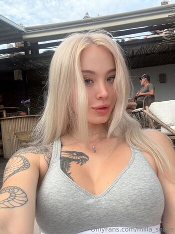 milla_snake