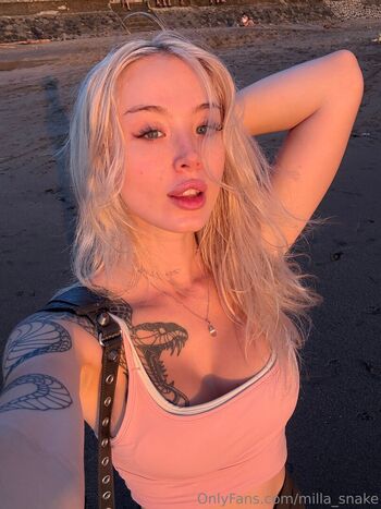 milla_snake
