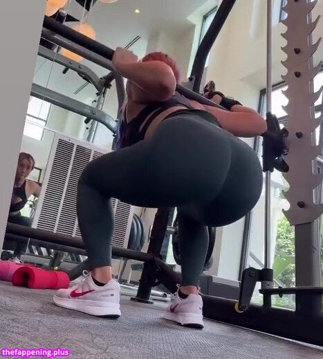 Mina Shirakawa