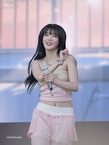 Minnie (Nicha Yontararak - I-dle