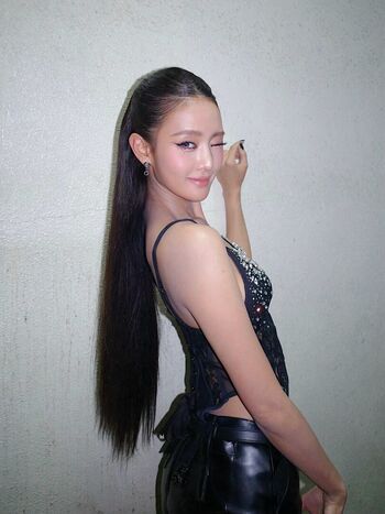 Minnie (Nicha Yontararak - I-dle