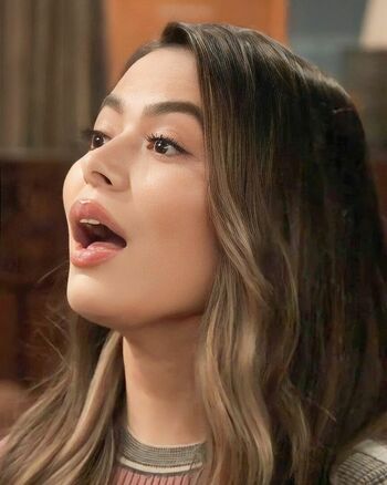 Miranda Cosgrove