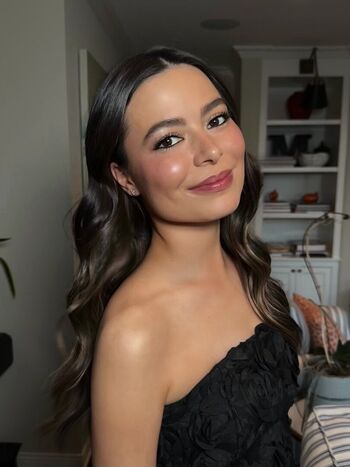 Miranda Cosgrove