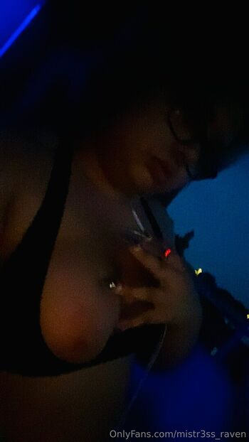 mistr3ss_raven