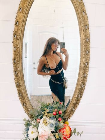 Molly Dixx