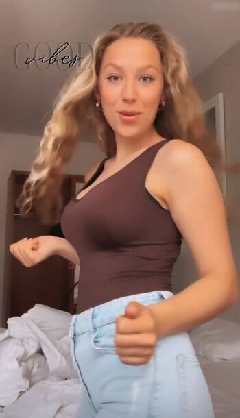Molly Sue Horn