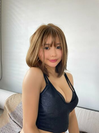_momo_f