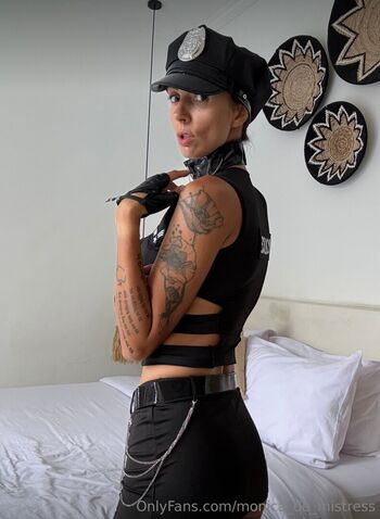 monica_de_mistress