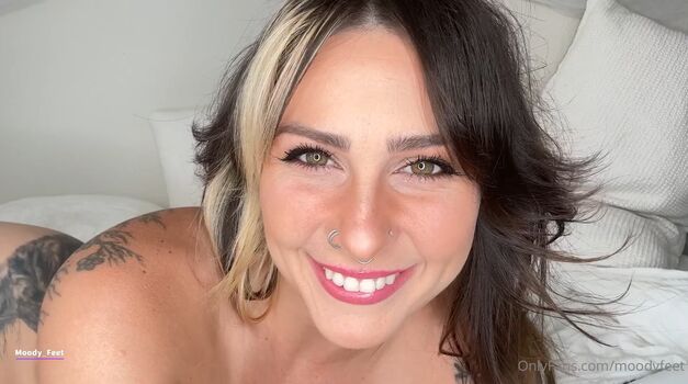 Moody_feet