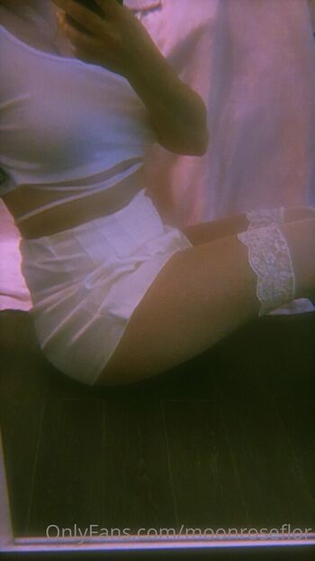 moonroseflor