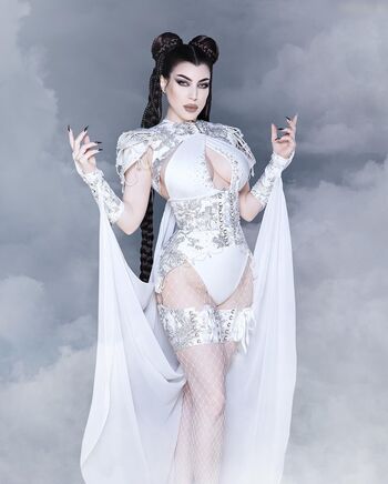 Morgana Threnody in Velvet