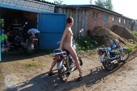 Nackt In Russland