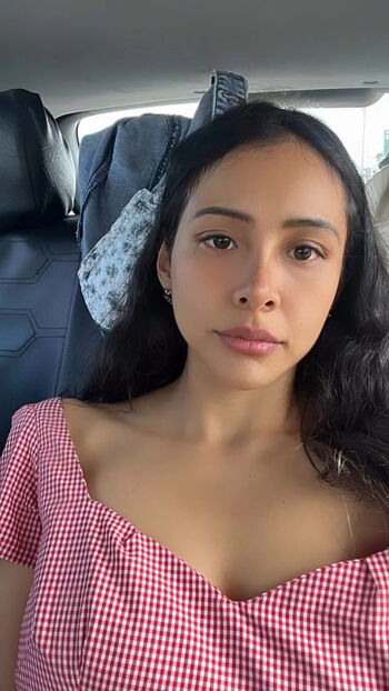 Nadine Miriam Leder