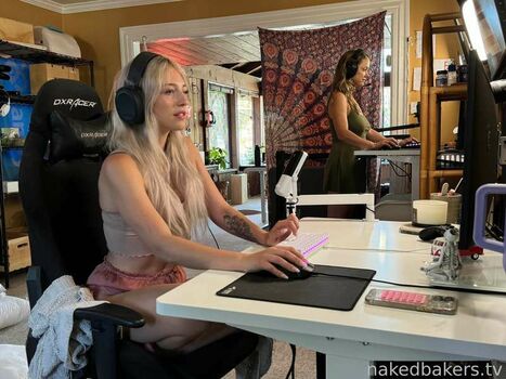 Nakedbakers TV