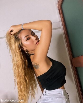 Naomi Neo