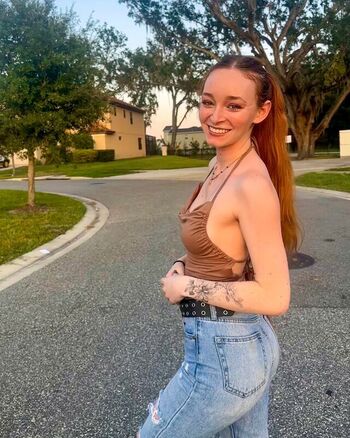 Naomi Rosenblum