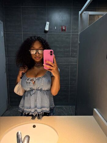 Naomi_