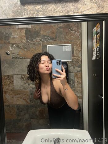 naomiii889