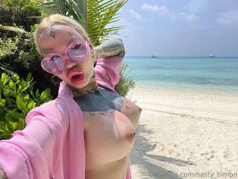 nasty_bimbo