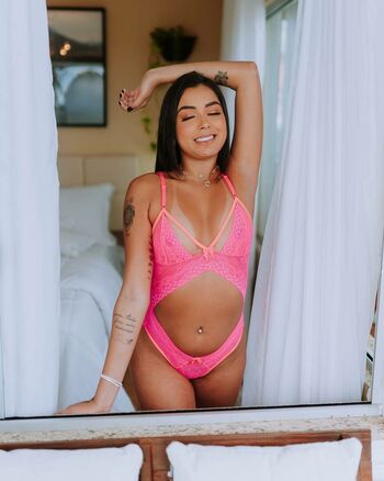Naty Carolinne