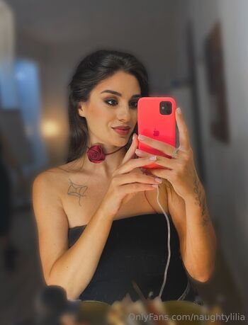 naughtylilia