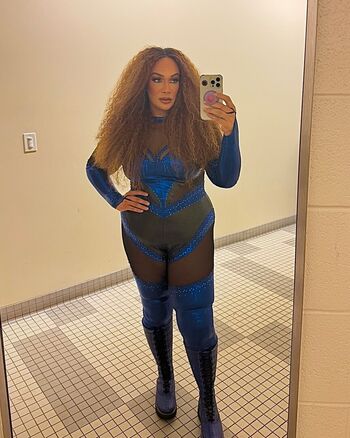 Nia Jax