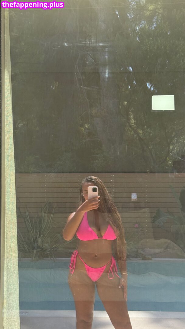 Nia Sioux