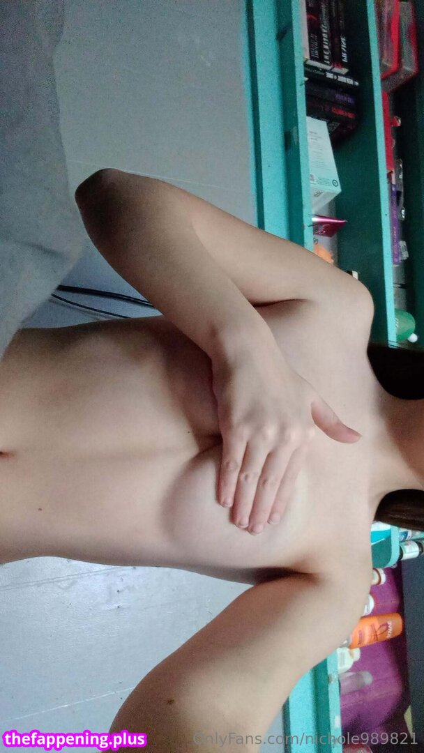 nichole989821