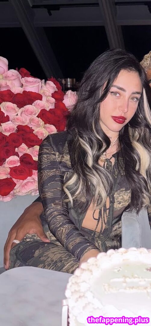 Nicki Nicole