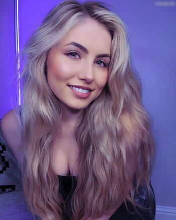 Nicki Taylor