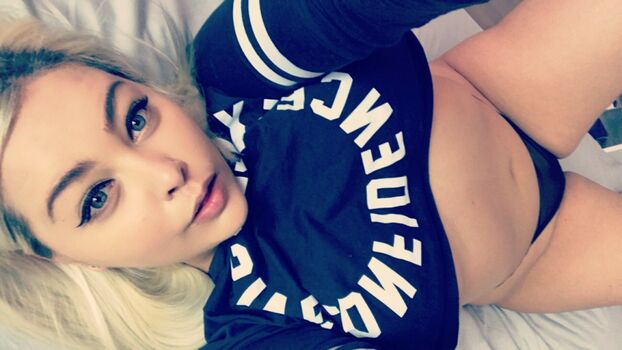 Nicki_thick6