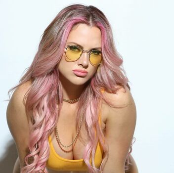 Nicole Arbour