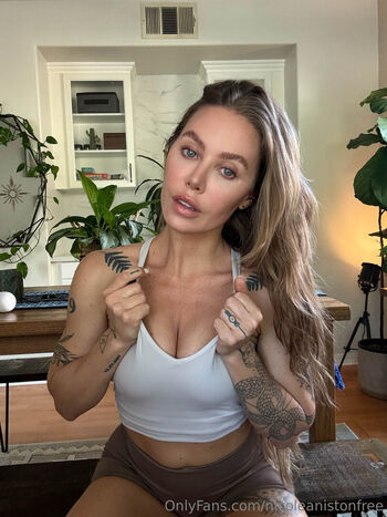 nicoleanistonfree