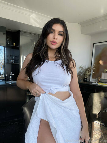nicolethorne