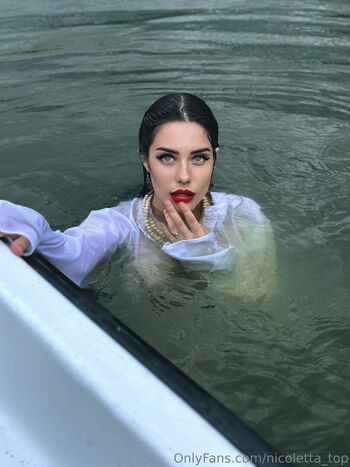 nicoletta_hot
