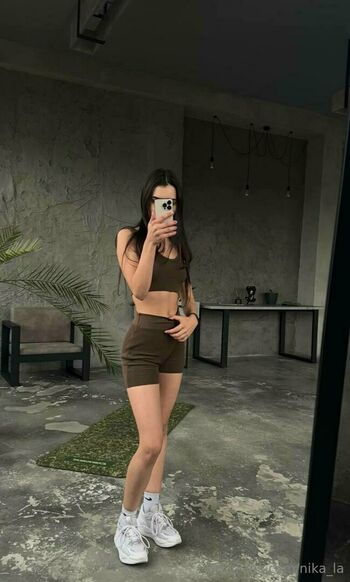 nika_la