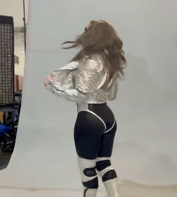 Nikki Cross