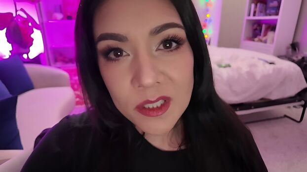 Nikki Limo
