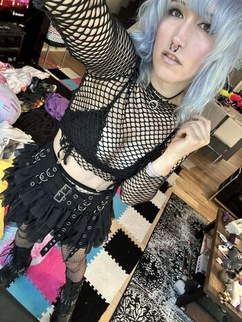 nikki_mayhem
