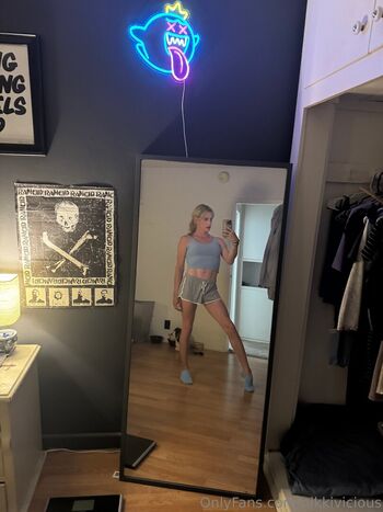 nikkivicious