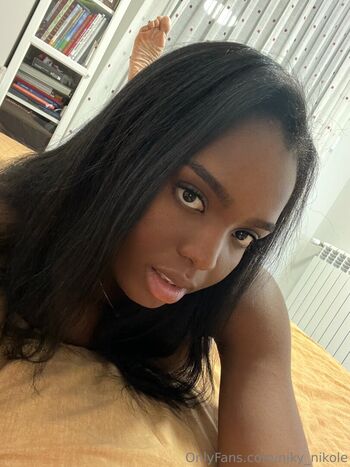 niky_nikole