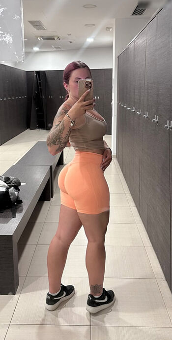 nina.buettner_fit
