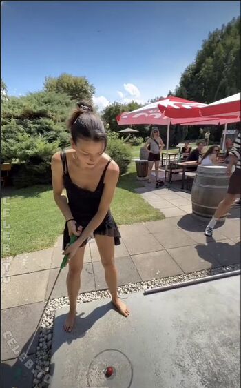 Nina Chuba