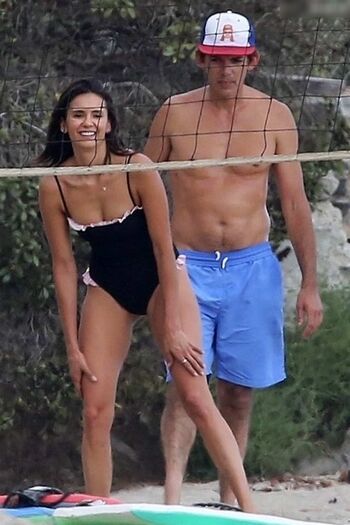 Nina Dobrev