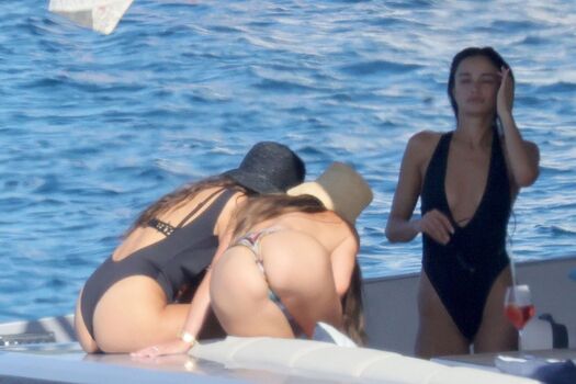 Nina Dobrev