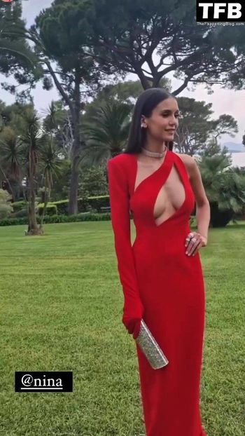 Nina Dobrev