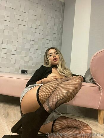 Nina_Mon