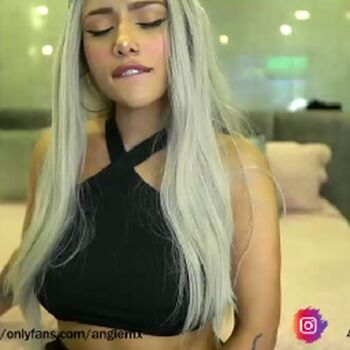 Nina_Mon