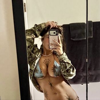 Nina Webb